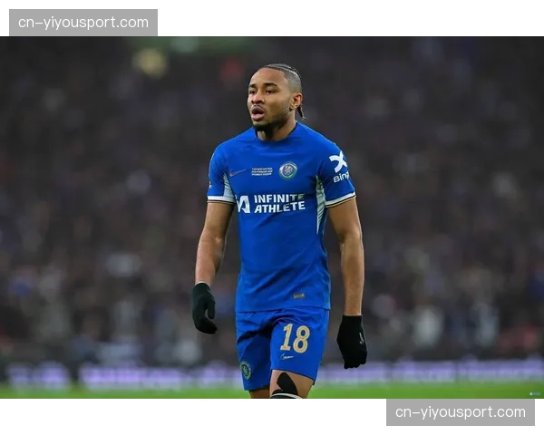 英格兰左路真空 卢克肖伤缺迫使波切蒂诺提前变阵